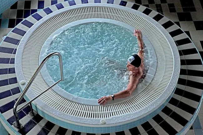 Hydromassage tubs installation